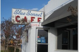 Good Eats at Lake LBJ: Blue Bonnet Cafe